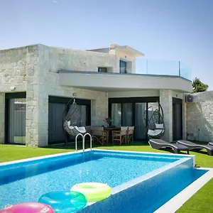 Βίλα The Euphoria Club Luxury, Πευκοχώρι